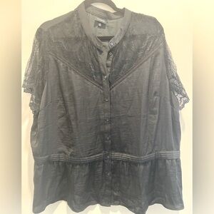 Who what wear blouse size 3X black lace trim plus size
